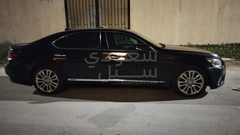 2015 لكزس إل إس 600إتش إل
