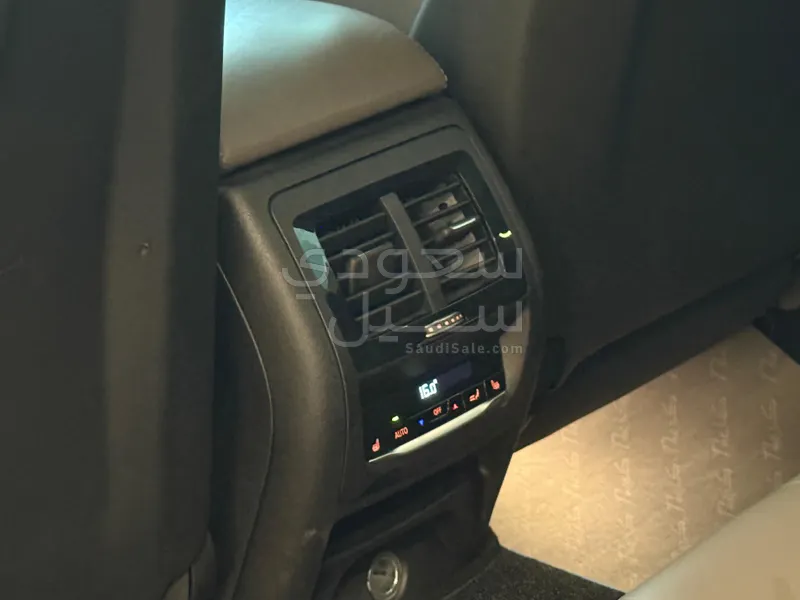2020 بي ام دبليو الفئة اكس 4 إم كومبيتيشن