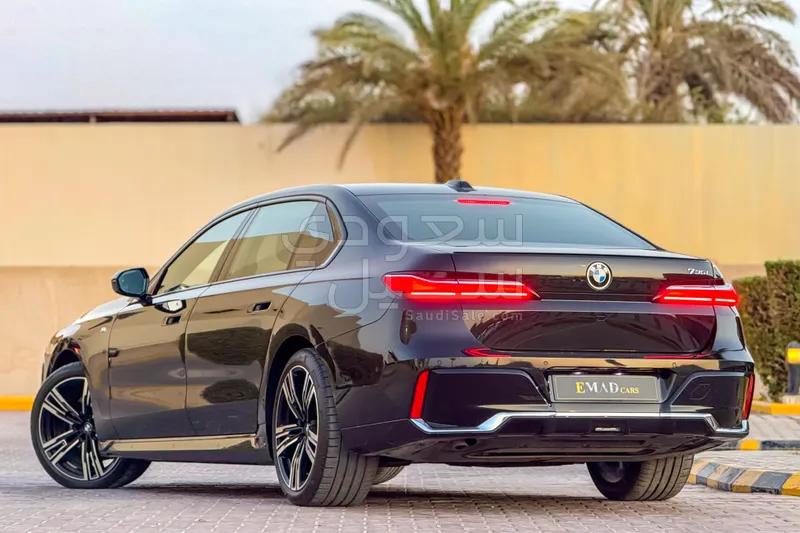 2023 BMW 7 Series 735i