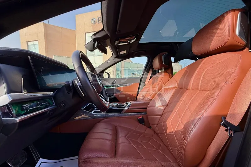 2023 BMW 7 Series 735i