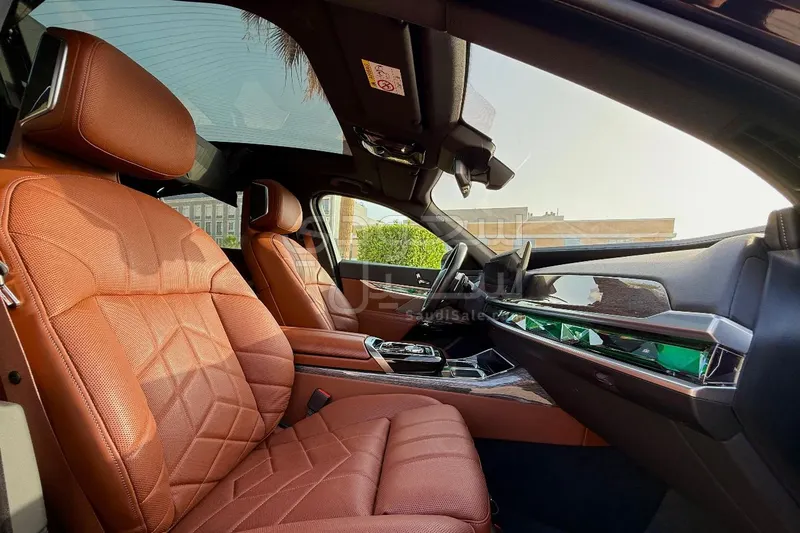 2023 BMW 7 Series 735i
