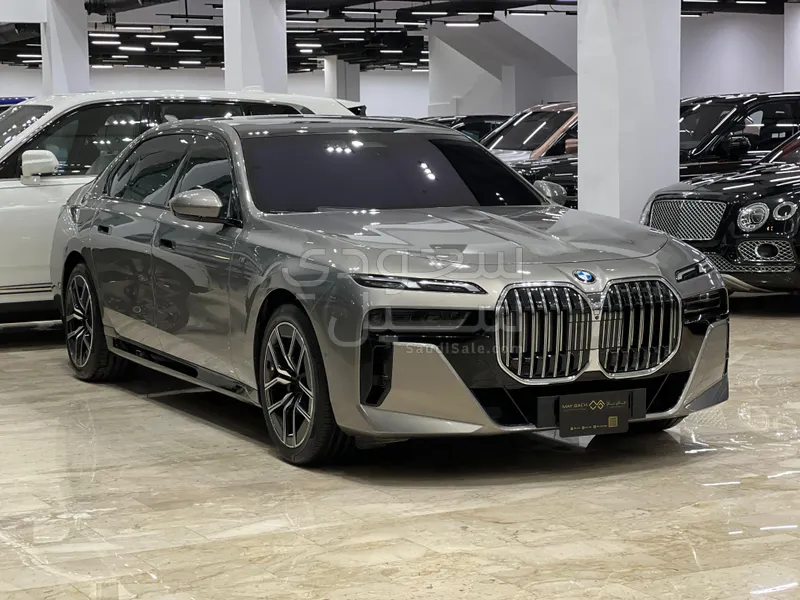 2023 بي ام دبليو الفئة السابعة 730 أي