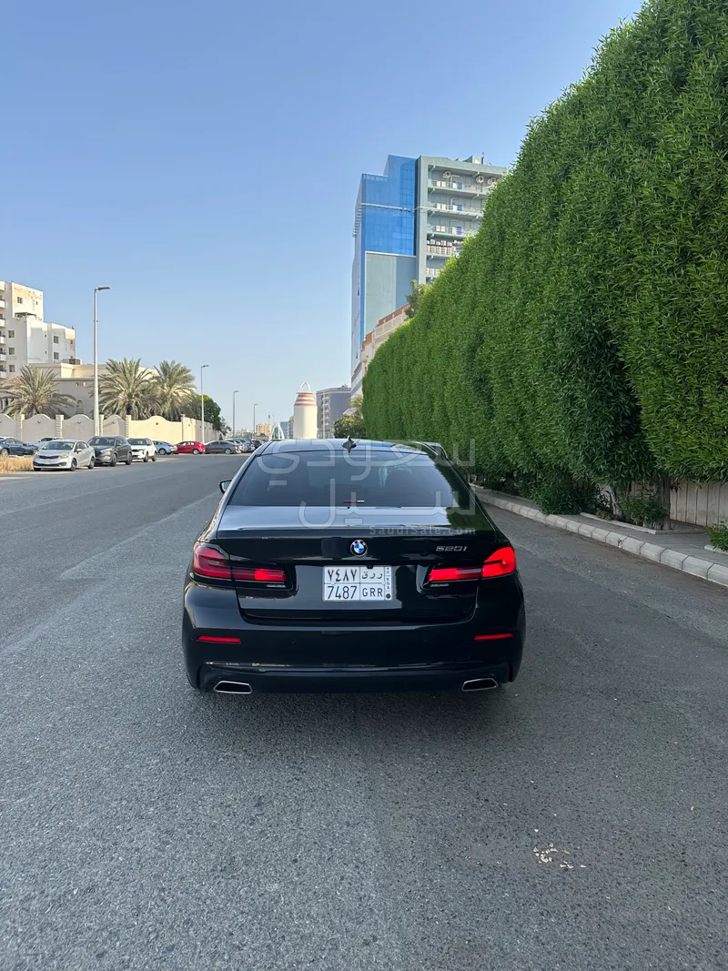2023 BMW 5 Series 520i