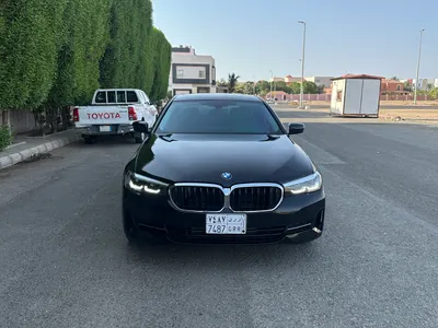 2023 BMW 5 Series 520i