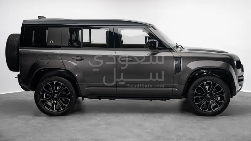 2025 لاند روفر ديفيندر اوكتا