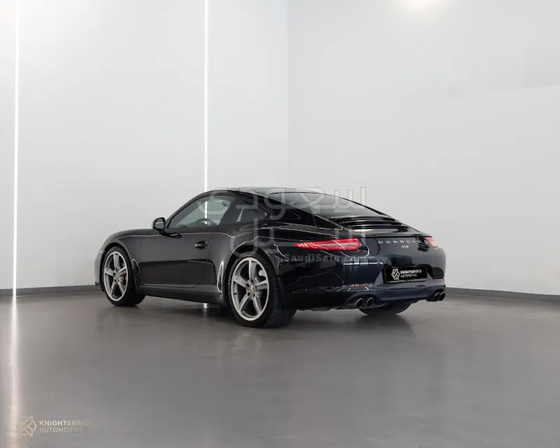 2013 بورش 911 كاريرا