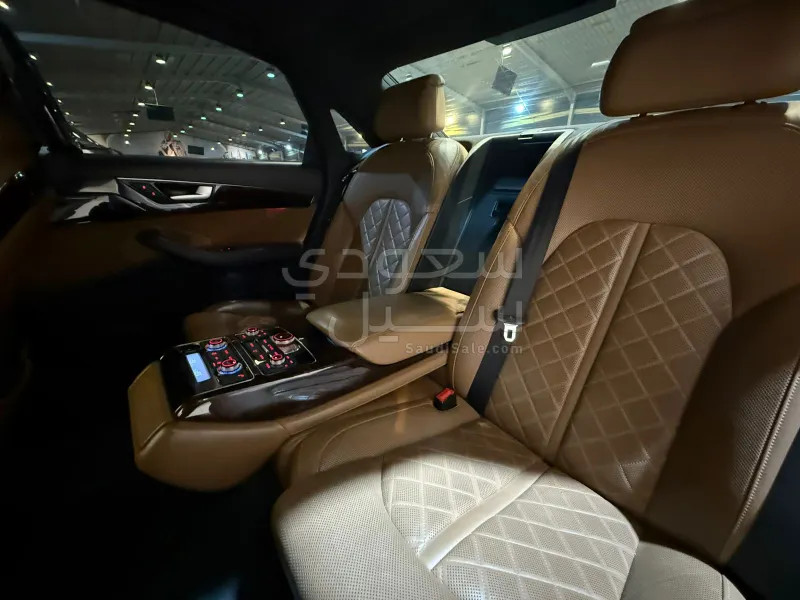 2015 اودي اي 8 ال