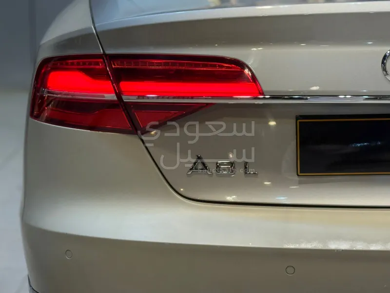 2015 اودي اي 8 ال