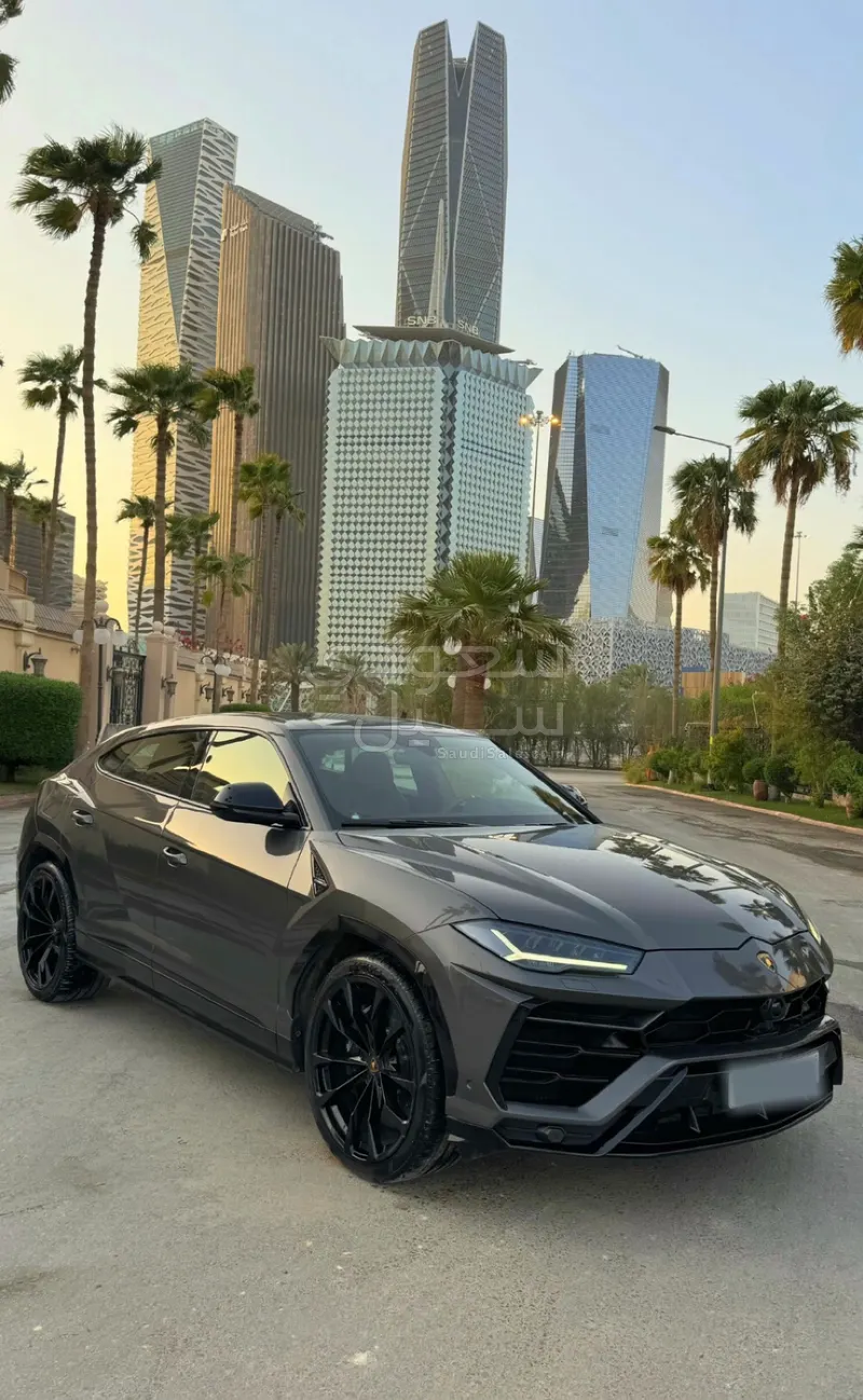 2022 Lamborghini URUS