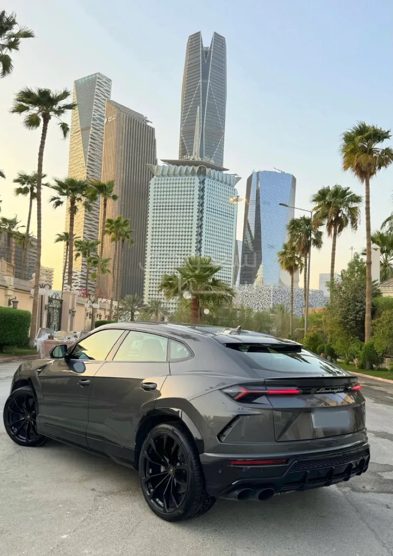 2022 Lamborghini URUS