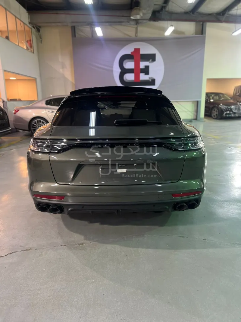 2023 Porsche Panamera Turismo
