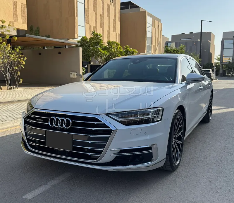 2018 اودي اي 8 ال 55تي اف اس أي
