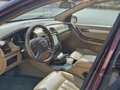 2010 مرسيدس - بنز أر 300