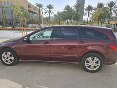 2010 مرسيدس - بنز أر 300