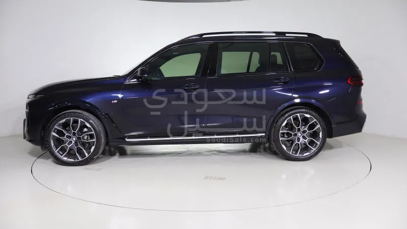 2024 BMW X Series 7 M kit