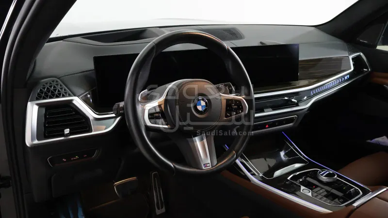 2024 BMW X Series 7 M kit
