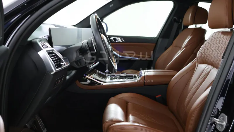 2024 BMW X Series 7 M kit