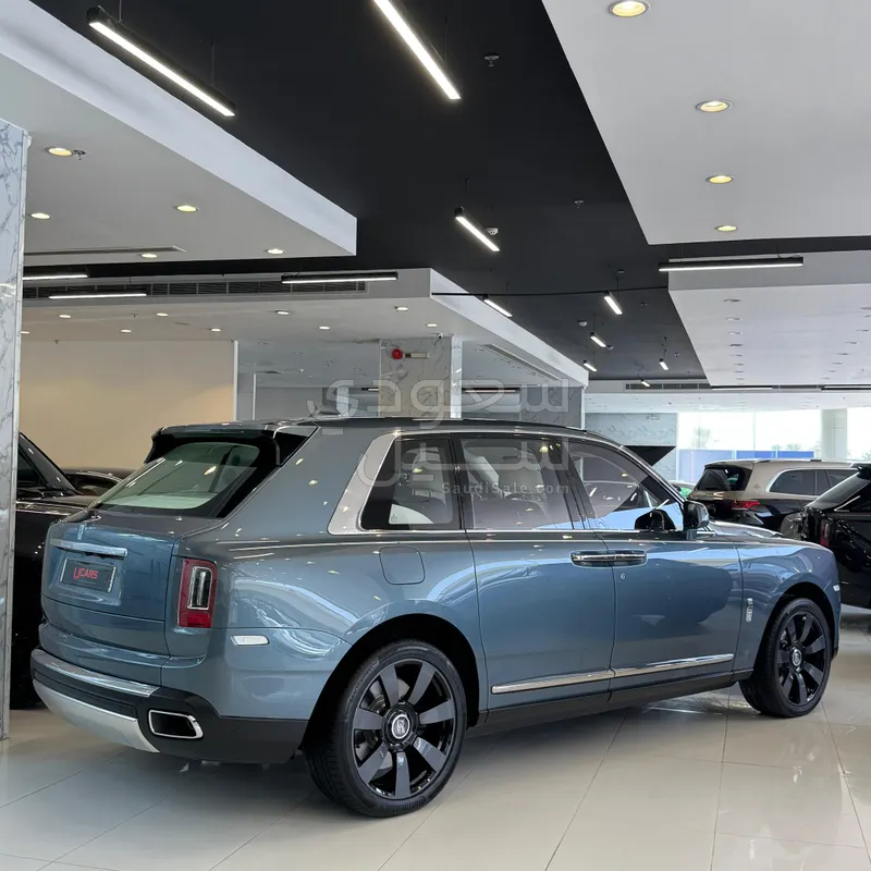 2023 Rolls-Royce Cullinan Silver Badge