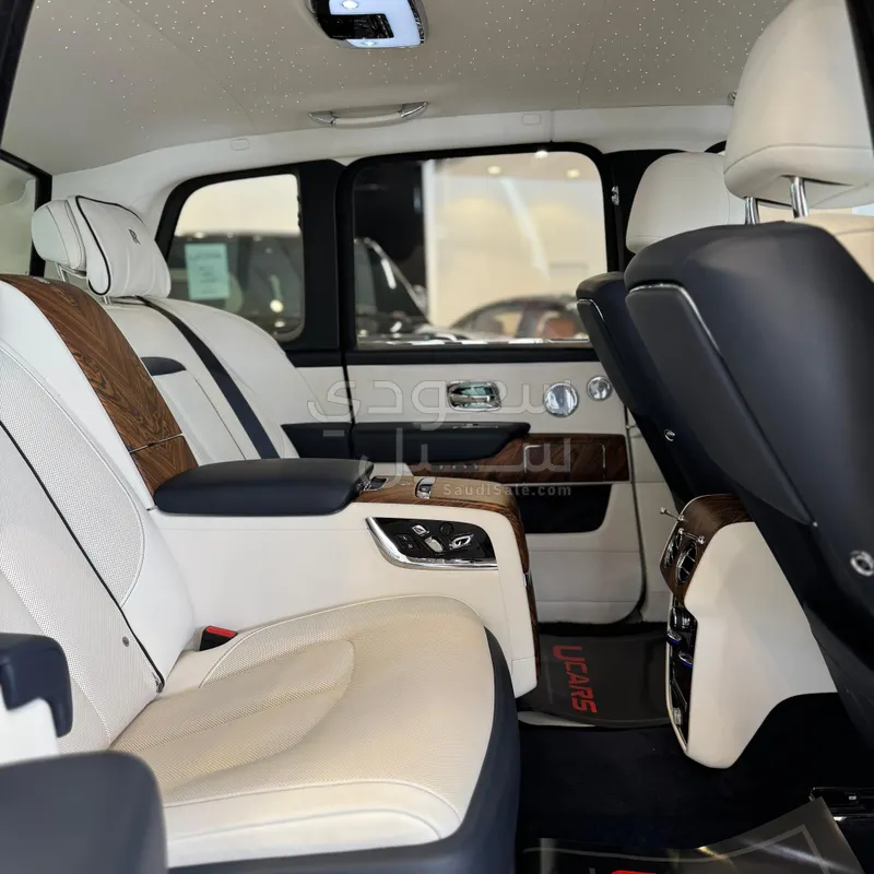 2023 Rolls-Royce Cullinan Silver Badge