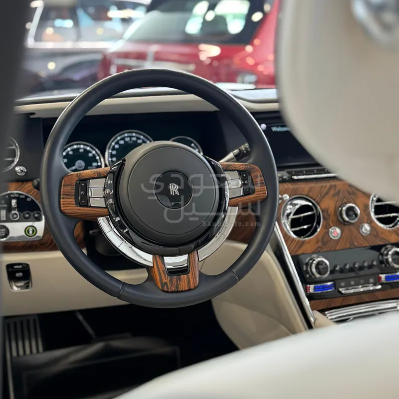 2023 Rolls-Royce Cullinan Silver Badge