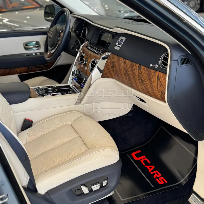 2023 Rolls-Royce Cullinan Silver Badge