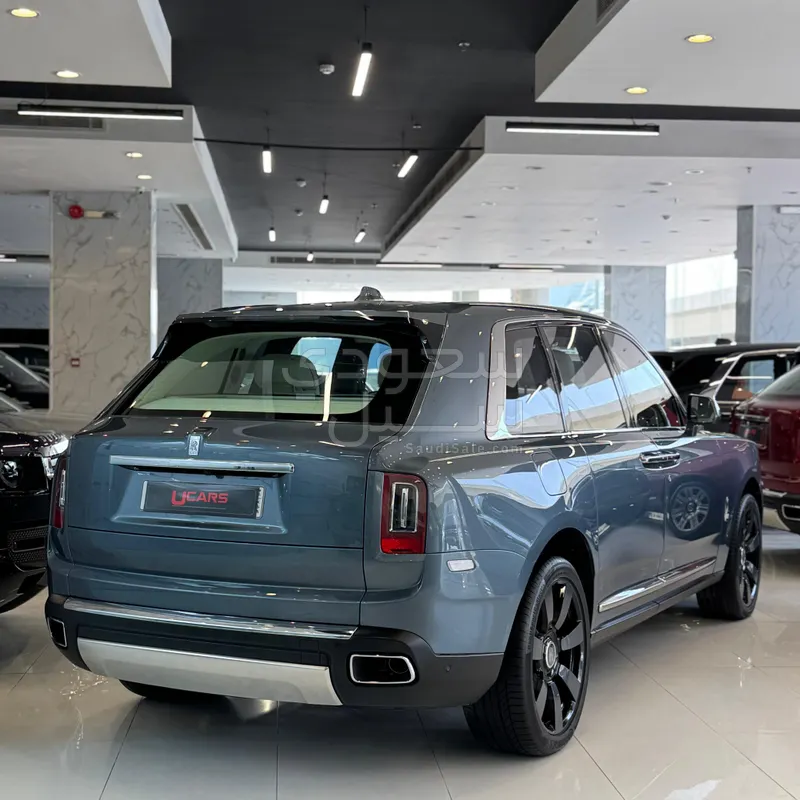 2023 Rolls-Royce Cullinan Silver Badge