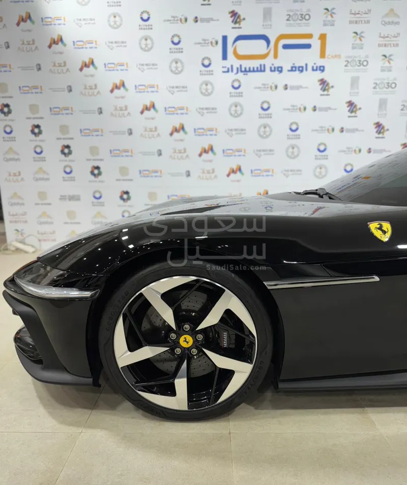 2025 فيراري 12 سيليندر
