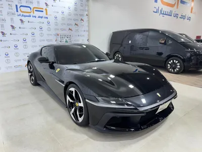 2025 فيراري 12 سيليندر