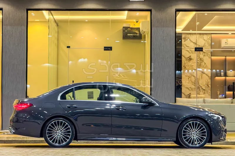2025 Mercedes-Benz C 200 AMG