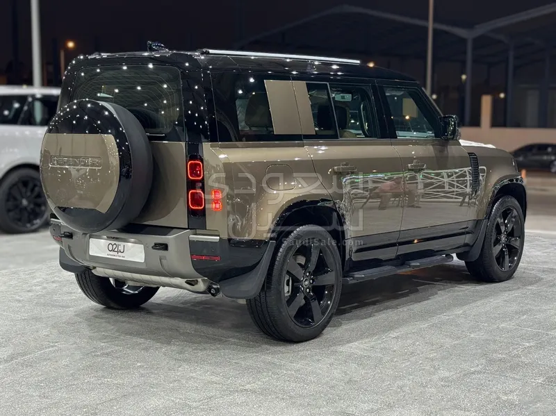 2025 Land Rover Defender HSE