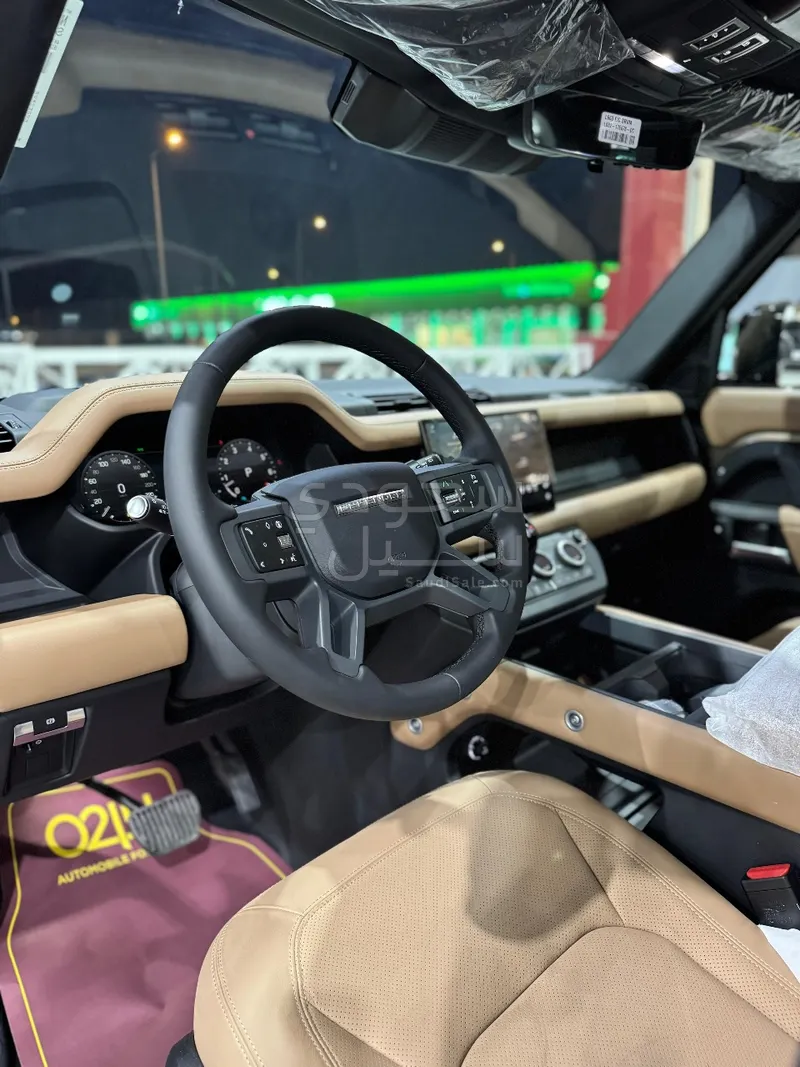 2025 Land Rover Defender HSE