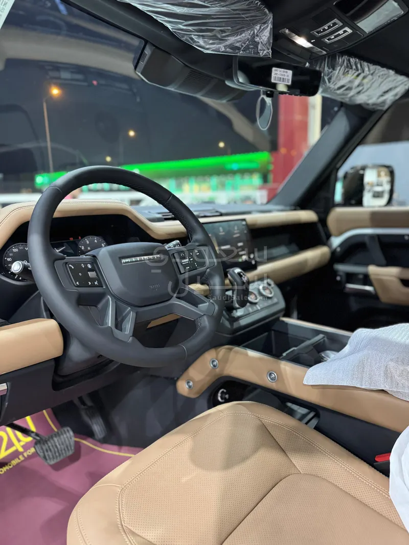 2025 Land Rover Defender HSE