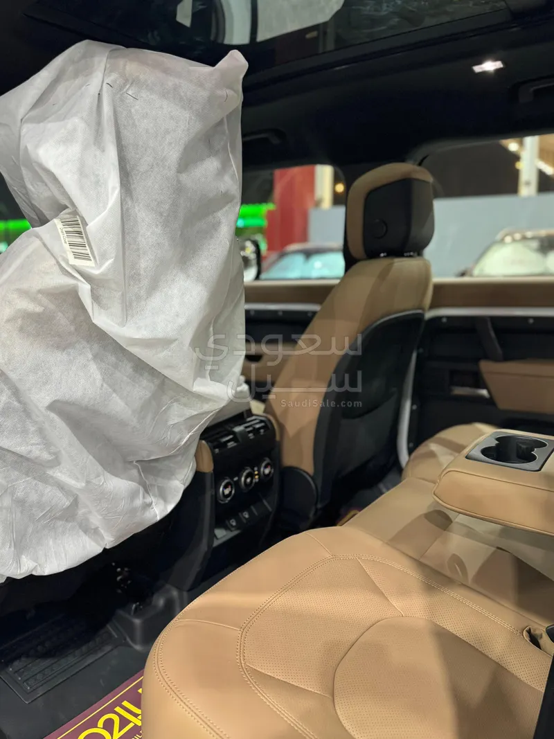 2025 Land Rover Defender HSE