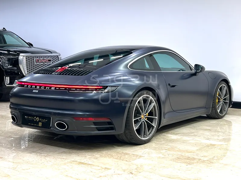 2021 بورش 911 كاريرا