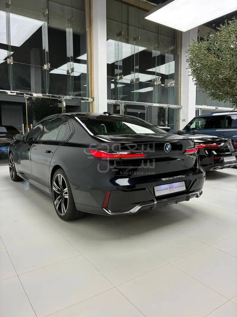 2024 BMW 7 Series 740i