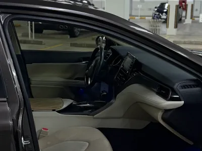 2023 تويوتا كامري جي ال اي