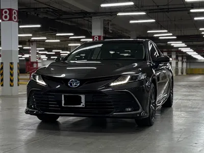 2023 تويوتا كامري جي ال اي