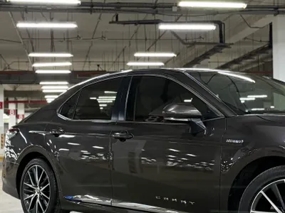 2023 تويوتا كامري جي ال اي