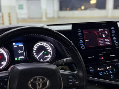 2023 تويوتا كامري جي ال اي