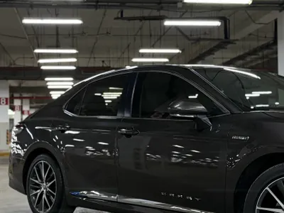 2023 تويوتا كامري جي ال اي