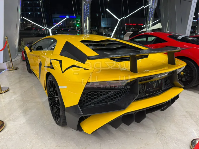 2016 Lamborghini Aventador SV