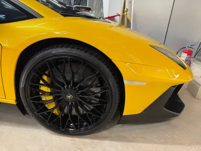 2016 Lamborghini Aventador SV