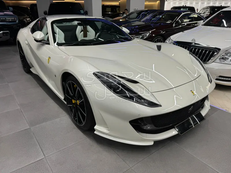 2021 Ferrari 812 GTS