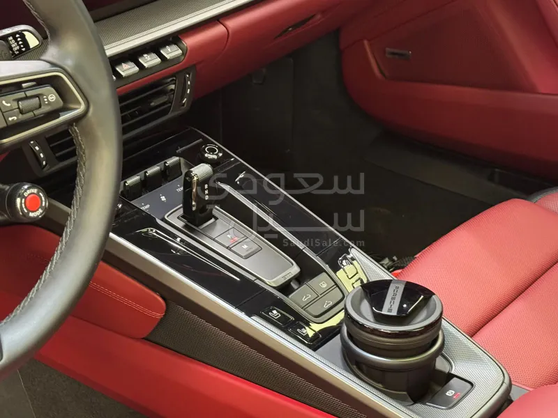 2025 Porsche 911 Carrera