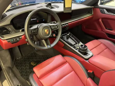2025 Porsche 911 Carrera