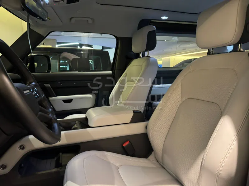 2025 Land Rover Defender HSE