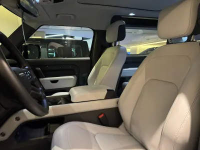 2025 Land Rover Defender HSE