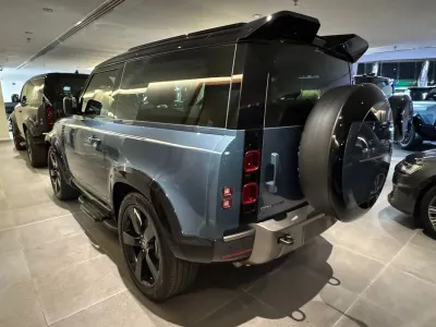 2025 Land Rover Defender HSE