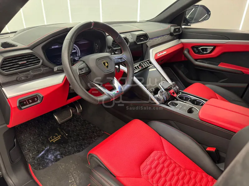 2019 Lamborghini URUS