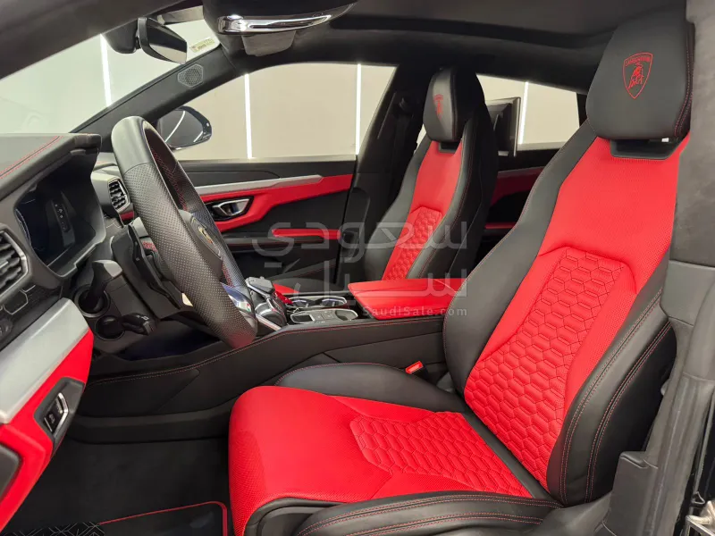 2019 Lamborghini URUS